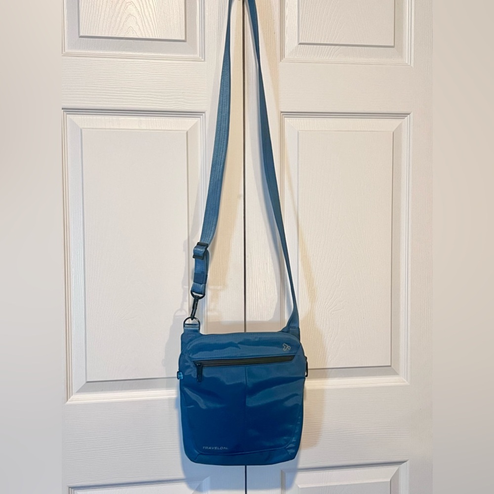 Travelon RFID Anti-Theft Medium Crossbody - Teal/Blue Spruce